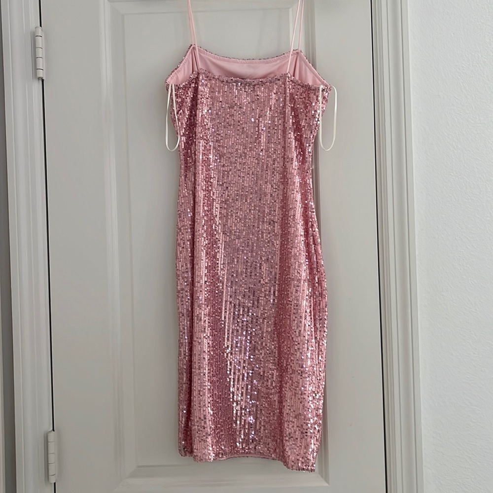 Pink sequence, body con